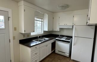 2 beds, 1 bath, 832 sqft, $1,325, Unit 1304