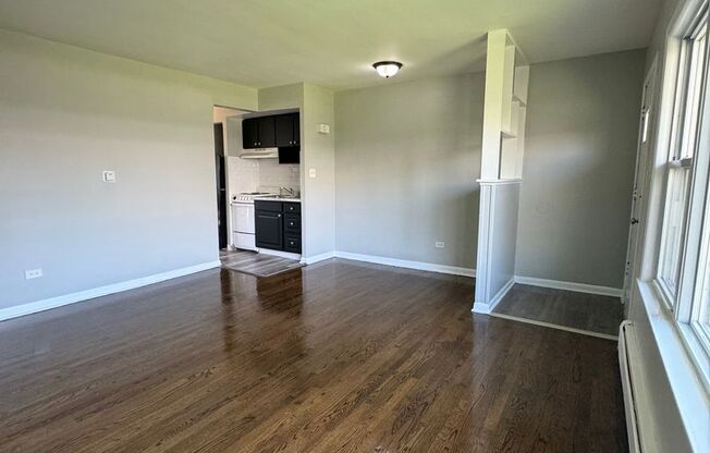 1 bed, 1 bath, $1,000, Unit 25