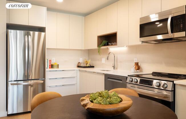 2 beds, 2 baths, $4,125, Unit 914N