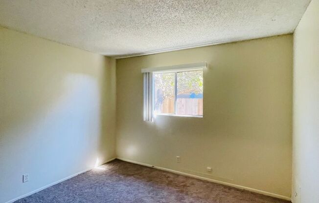 2 beds, 1 bath, $2,395, Unit 06