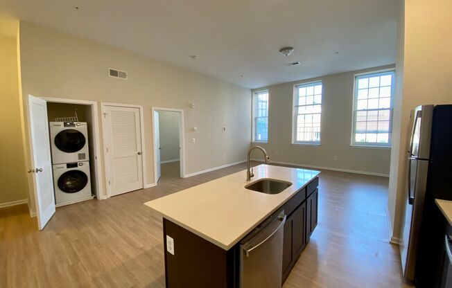 1 bed, 1 bath, 950 sqft, $1,499, Unit 417- Unit 204