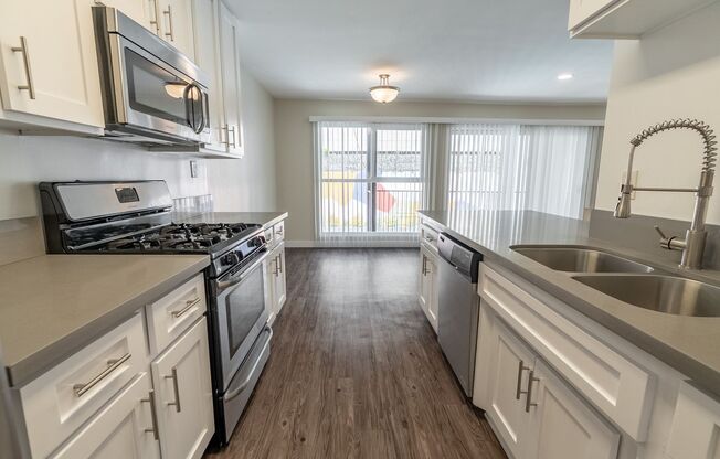 1 bed, 1 bath, 725 sqft, $2,498, Unit 201