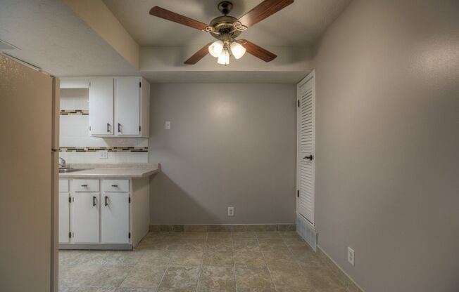 1 bed, 1 bath, 720 sqft, $925, Unit 18