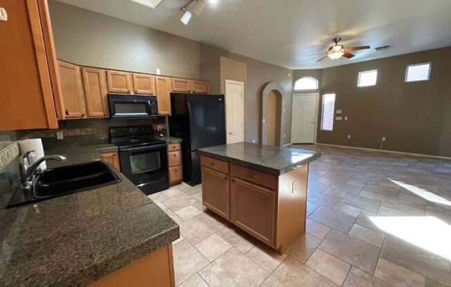 2250 E Deer Valley Rd #118