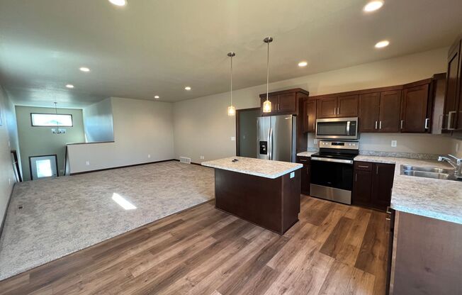 750 PR AVE