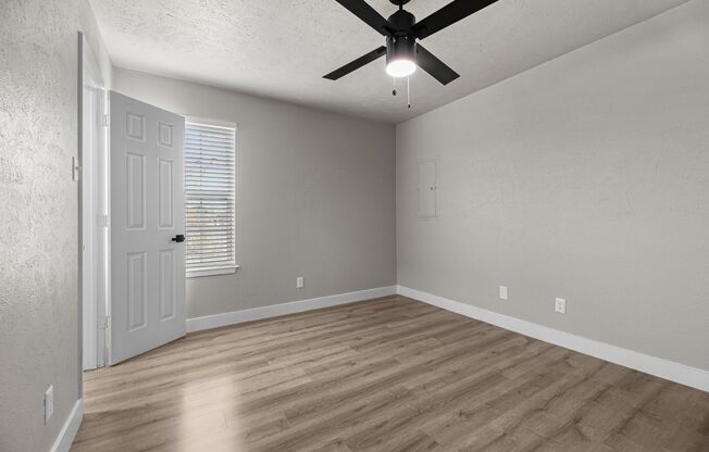 1 bed, 1 bath, 495 sqft, $1,275, Unit 116
