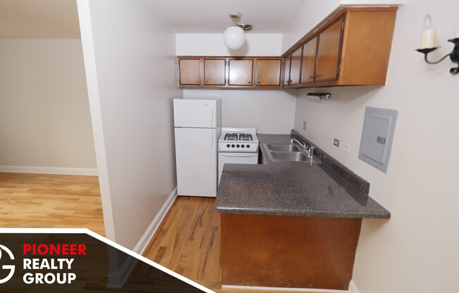 660 W Wrightwood Ave
