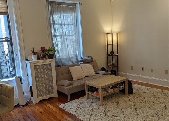 1 bed, 1 bath, 572 sqft, $3,200, Unit 6C