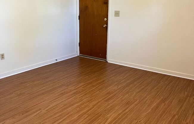 2 beds, 1 bath, 903 sqft, $1,170, Unit K-9