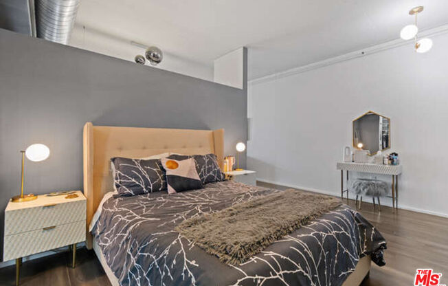 1 bed, 2 baths, 1,200 sqft, $3,495, Unit 716