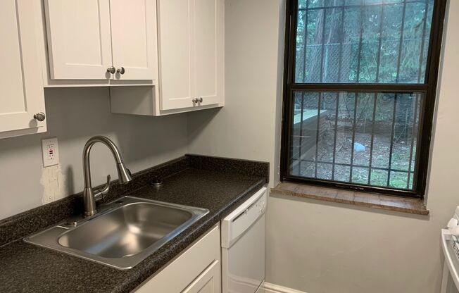 3 beds, 1 bath, 1,000 sqft, $2,090, Unit 6230 Fifth Ave. #124E