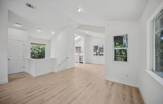2BD/1.5BA LIGHT & BRIGHT, MILL VALLEY HOME WITH OPEN FLOOR PLAN!