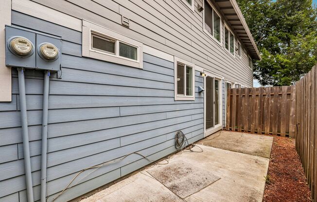 2 beds, 1 bath, 800 sqft, $1,295, Unit 431-01-17