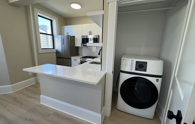 1 bed, 1 bath, 550 sqft, $3,550, Unit 32