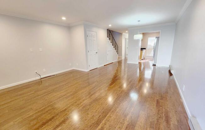1642 BRANHAM LN