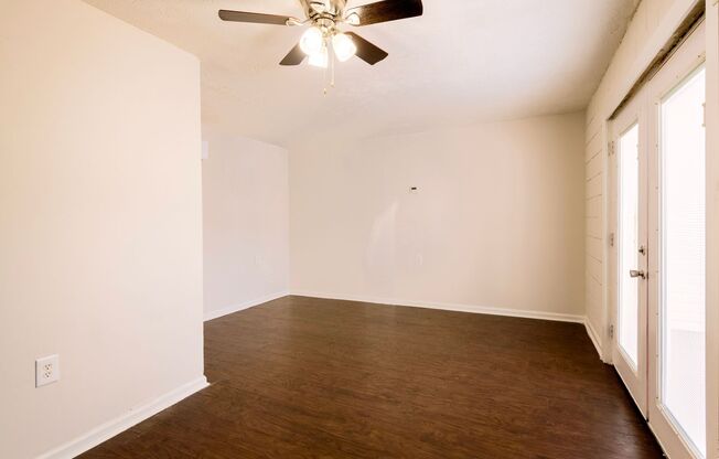 Studio, 1 bath, 200 sqft, $800, Unit 9