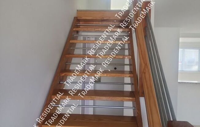 1215 S E ST