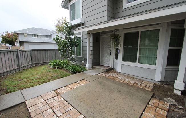 Two-Story 2-Bedroom Condo in North San Bernardino!