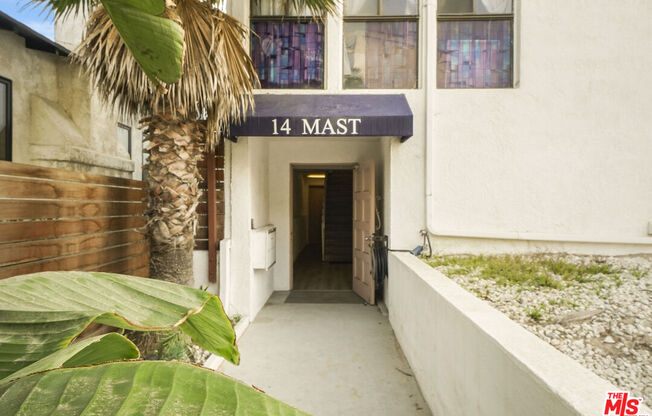 14 MAST ST