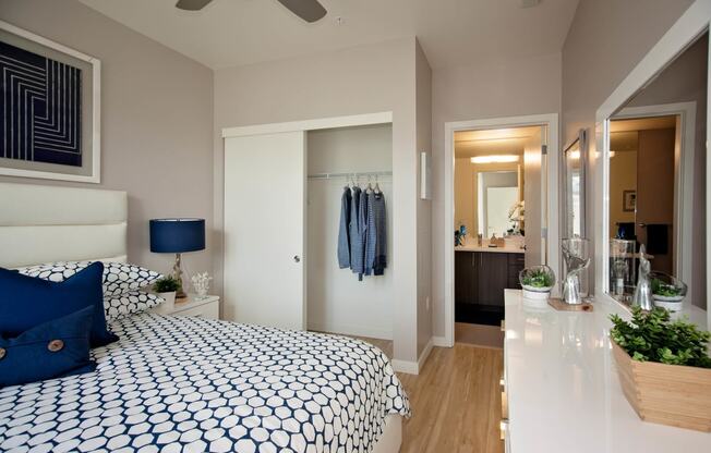 North Hollow Apartments Model Bedroom