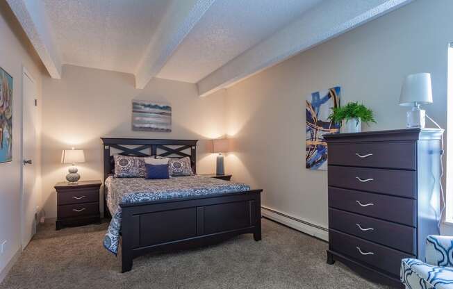 Gorgeous Bedroom at Monaco Lakes, Denver