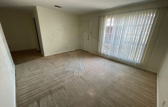 2 beds, 1 bath, 850 sqft, $700, Unit Unit 7