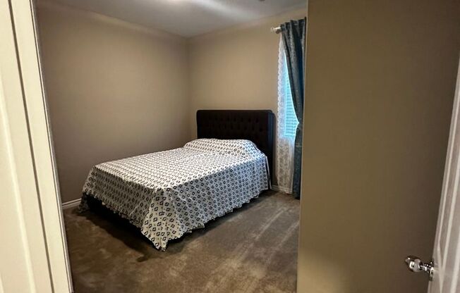 3 beds, 2.5 baths, $2,350