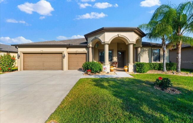 Gorgeous 4-Bedroom, 3-Bathroom Pool Home in Wimauma