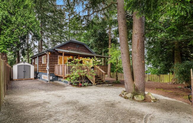 Charming 3 Bed / 1.75 Bath Craftsman-Style Home in Shoreline
