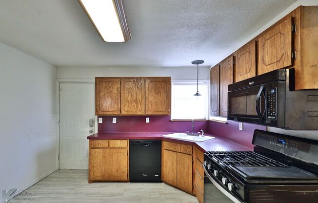 2 beds, 1 bath, $1,195