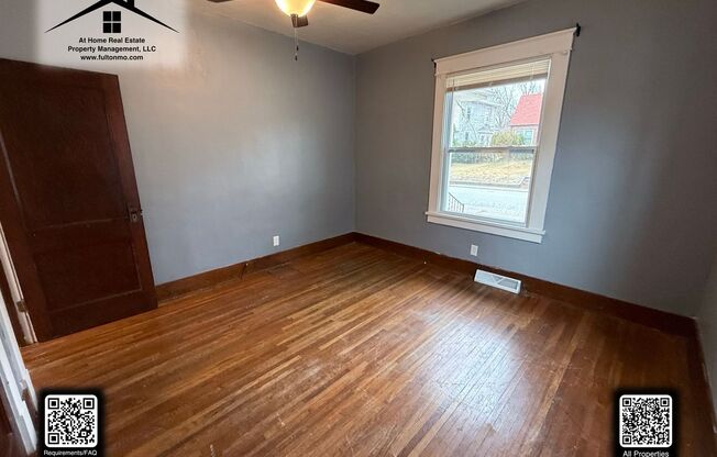 2 beds, 1 bath, $1,200