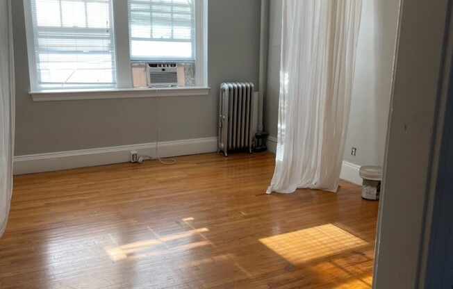 Studio, 1 bath, 500 sqft, $1,950, Unit 8