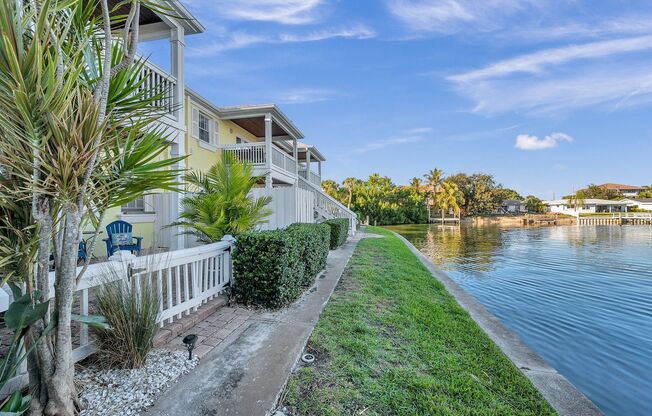 Waterfront Beautiful Furnished Vacation Rental 1 bed 1 bath condo!