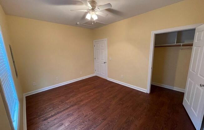 Nice 1 bed/1 bath duplex minutes from downtown Raleigh