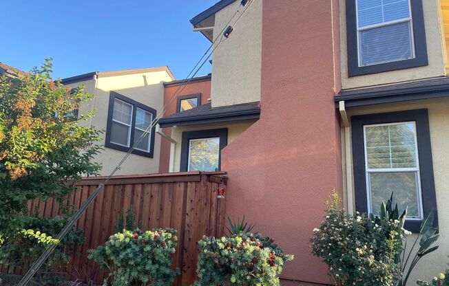 3 beds, 2 baths, $3,300