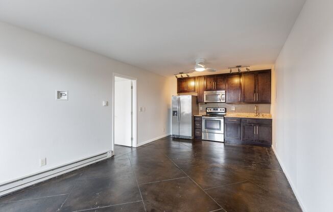 1 bed, 1 bath, $1,300, Unit # H 16