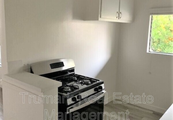 585 E WASHINGTON BLVD