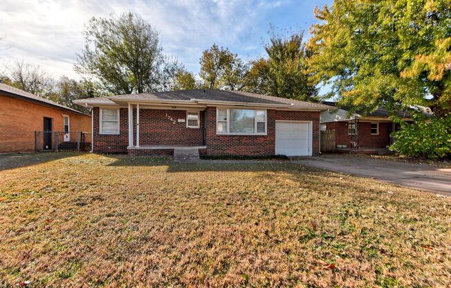 Cute Refresh 2/1 in the Village