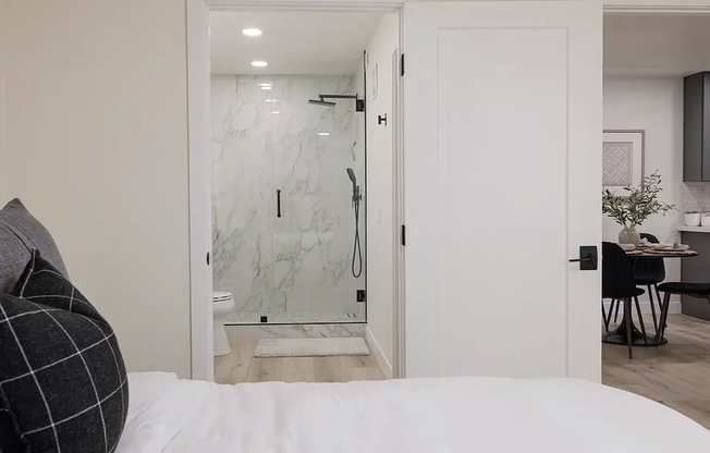 1 bed, 1 bath, $2,100, Unit # 1043