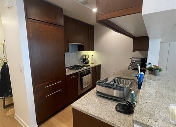 1 bed, 1 bath, 855 sqft, $5,000, Unit 3F