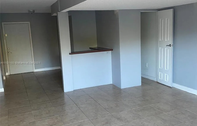 9365 Fontainebleau Blvd