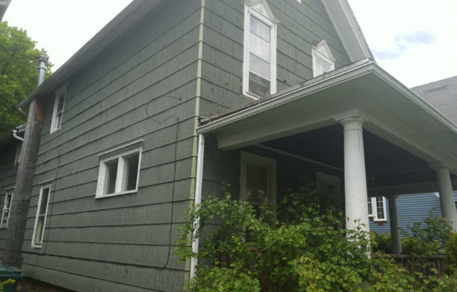 46 CHAMPLAIN ST