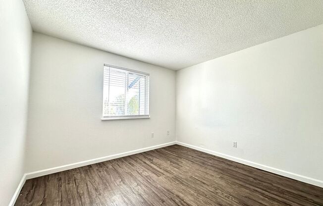 2 beds, 1 bath, 803 sqft, $1,435, Unit 59