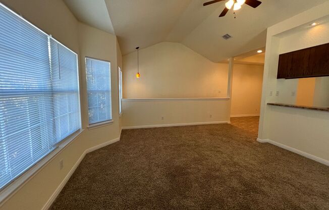 Large Deck off Living Room / Fridge Included /Located Between Gruene & Downtown New Braunfels /CISD