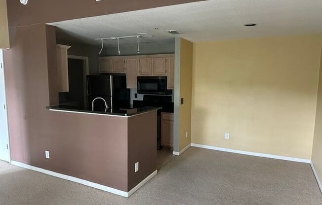 Private, Spacious, Gated and Super Cute 1 Bed room in The Villas at Timberlin Park!!!