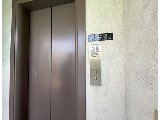 11670 SUNSET BLVD