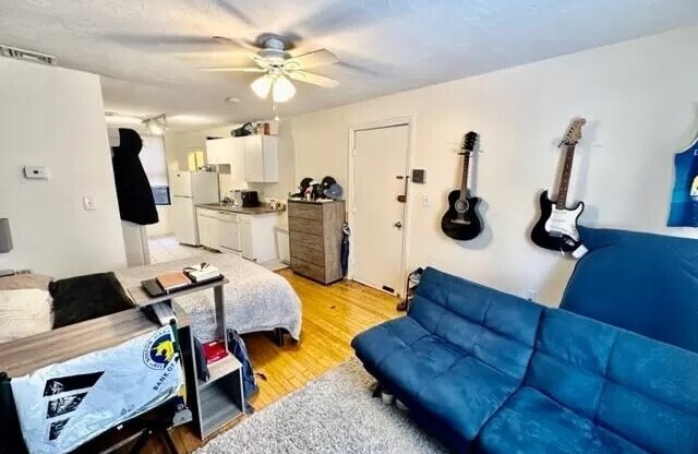 11 Charter St.