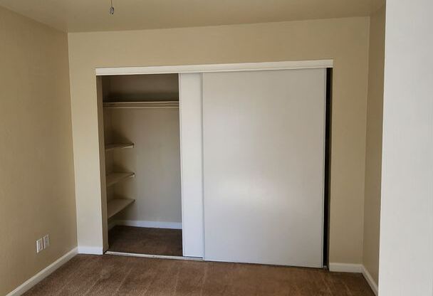 1 bed, 1 bath, 700 sqft, $1,730, Unit 240