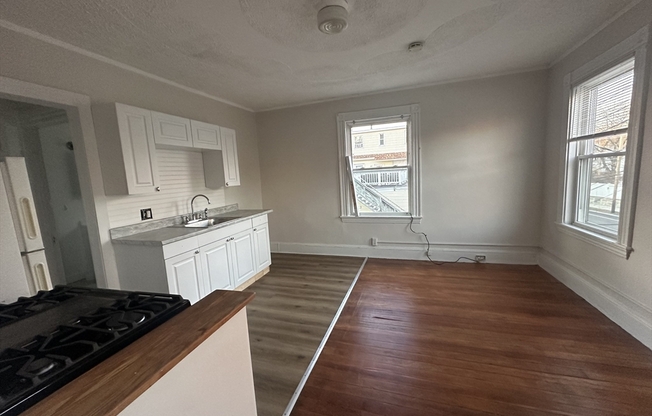 1 bed, 1 bath, 600 sqft, $1,900, Unit 4