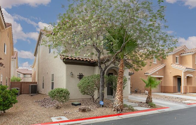 SOUTHWEST - 3 BEDROOM, 2.5 BATH HOME IN HUNTINGTON